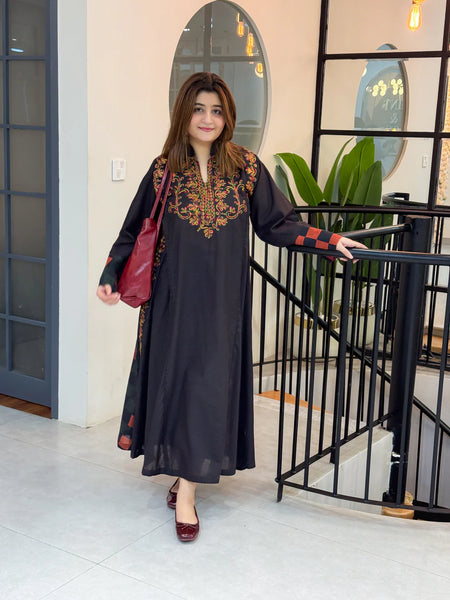 Black Lawn Embroidered Frock – Elegant Eastern Style