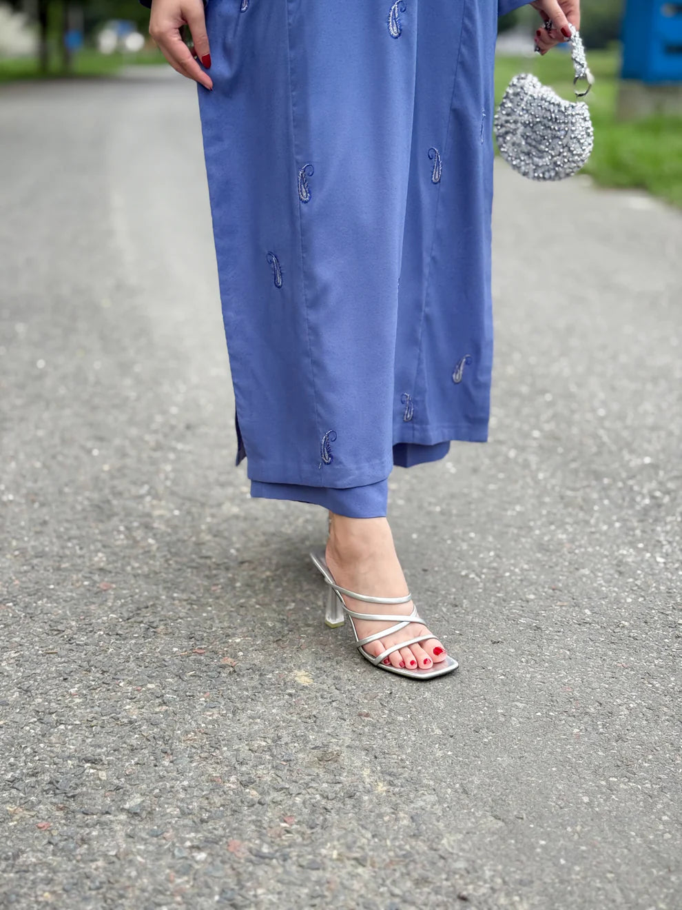 2 Piece Embroidered Winter Karandi Suit – Blue Elegance