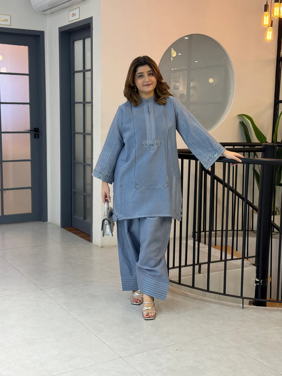 Grey Lawn Embroidered 2-Piece Suit – Stylish & Comfortable