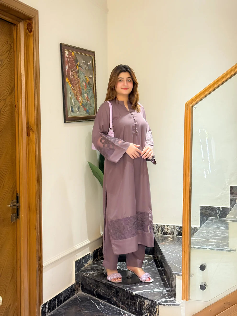 Elegant Mauve Winter Karandi 2-Piece Embroidered Suit