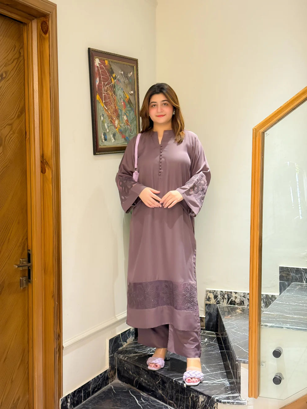 Elegant Mauve Winter Karandi 2-Piece Embroidered Suit