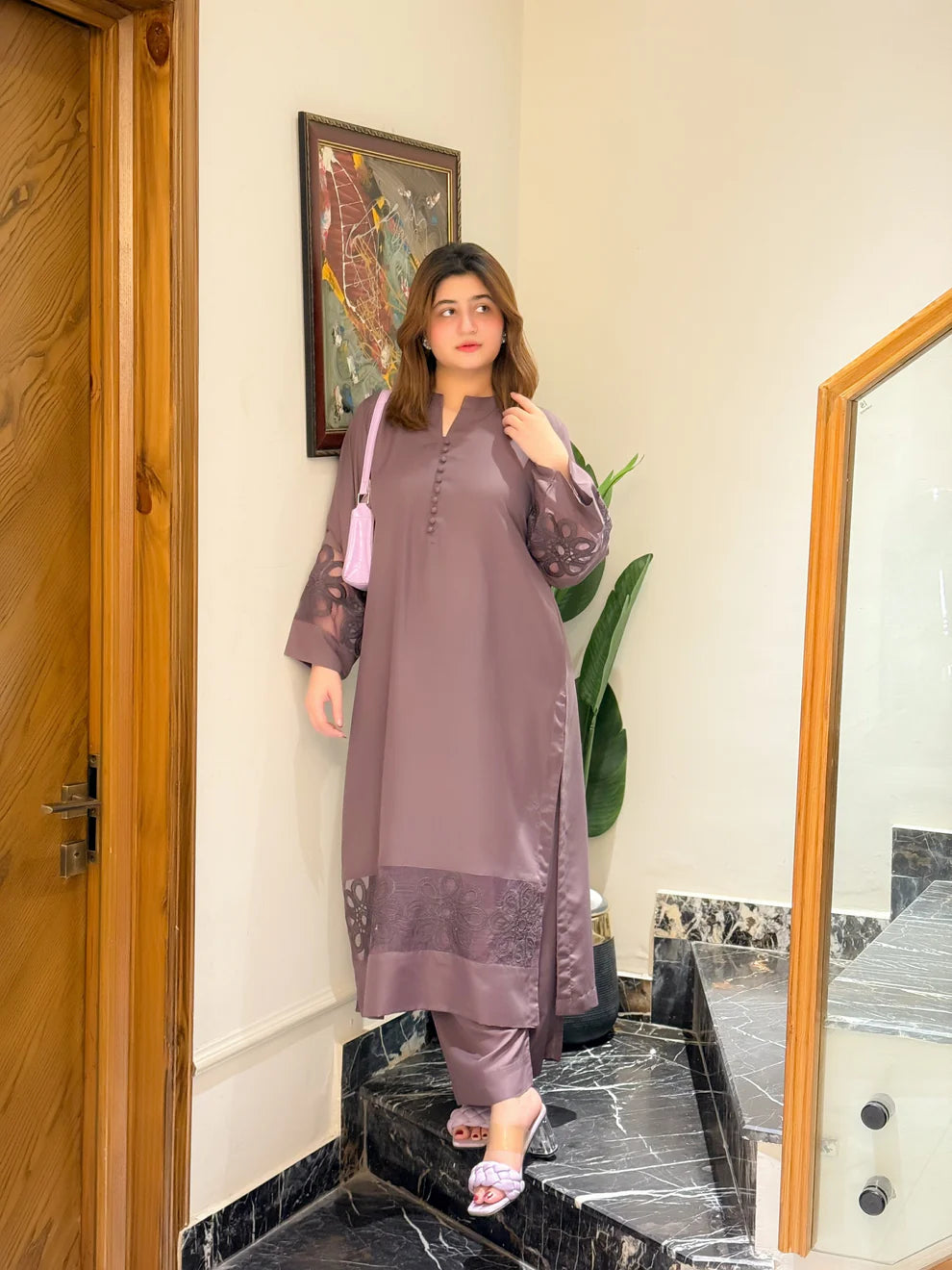 Elegant Mauve Winter Karandi 2-Piece Embroidered Suit