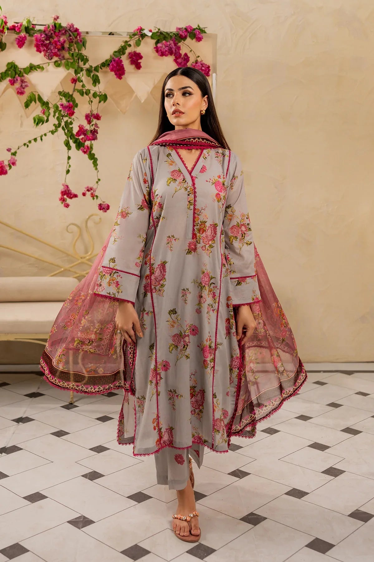 Graceful Grey & Pink Floral Lawn Suit – 3 Piece Summer Essential