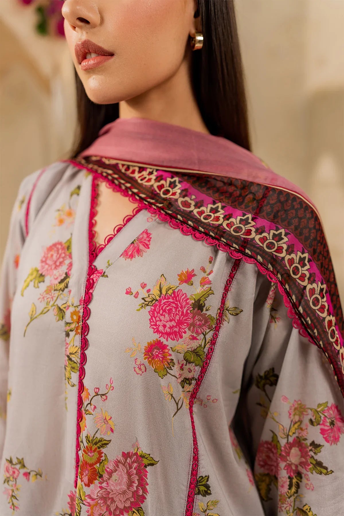 Graceful Grey & Pink Floral Lawn Suit – 3 Piece Summer Essential