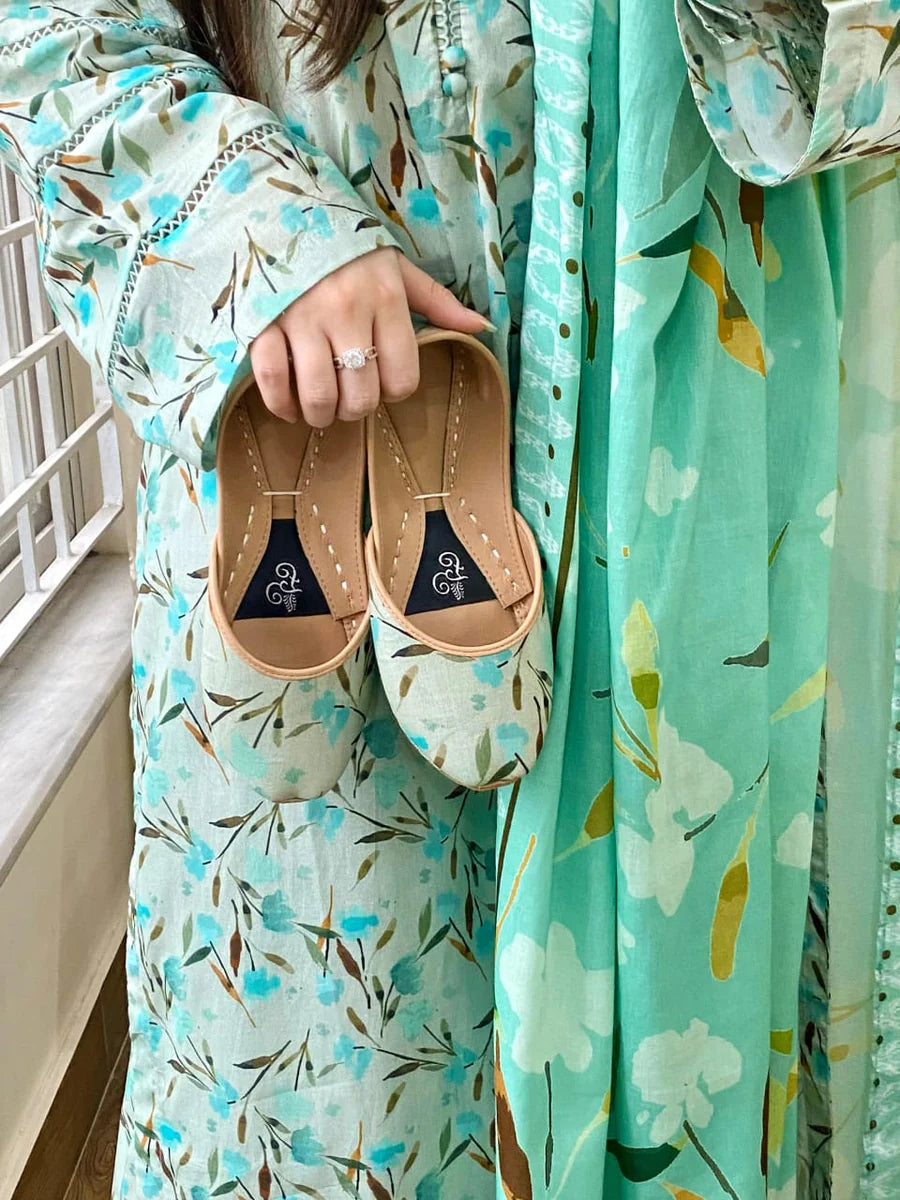 3 Piece Printed Lawn Suit with Dupatta – Mid Season Casual Elegance