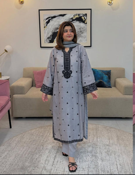 Elegant 3 Piece Embroidered Lawn Suit – Grey & Black Contrast